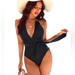 Blooming Jelly One Piece Swimsuit Slimming High Cut Retro Halter V Neck in Large